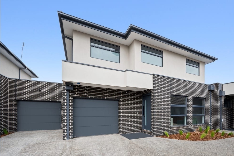 2/7 Aylesbury Cres, Gladstone Park, VIC 3043