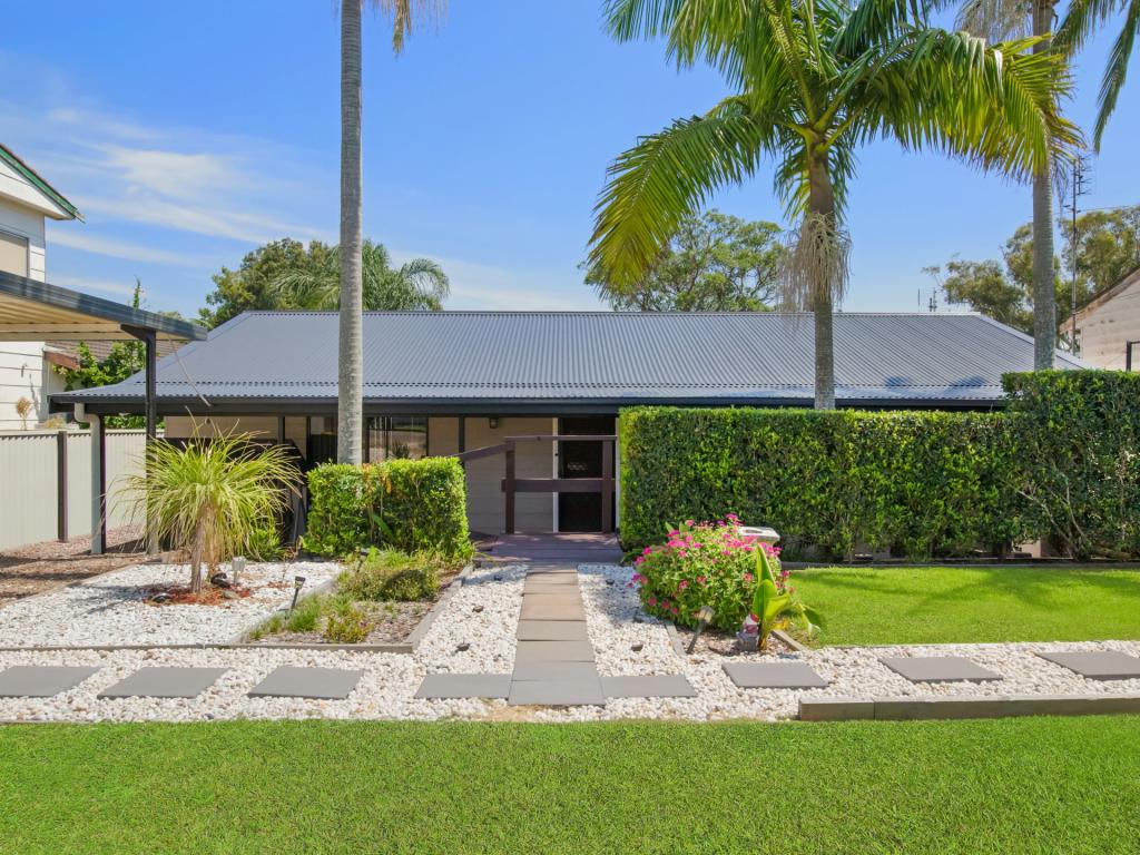 62 Campbell Pde, Mannering Park, NSW 2259