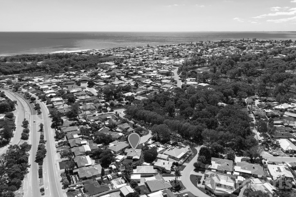 4 Yamba Ct, Halls Head, WA 6210