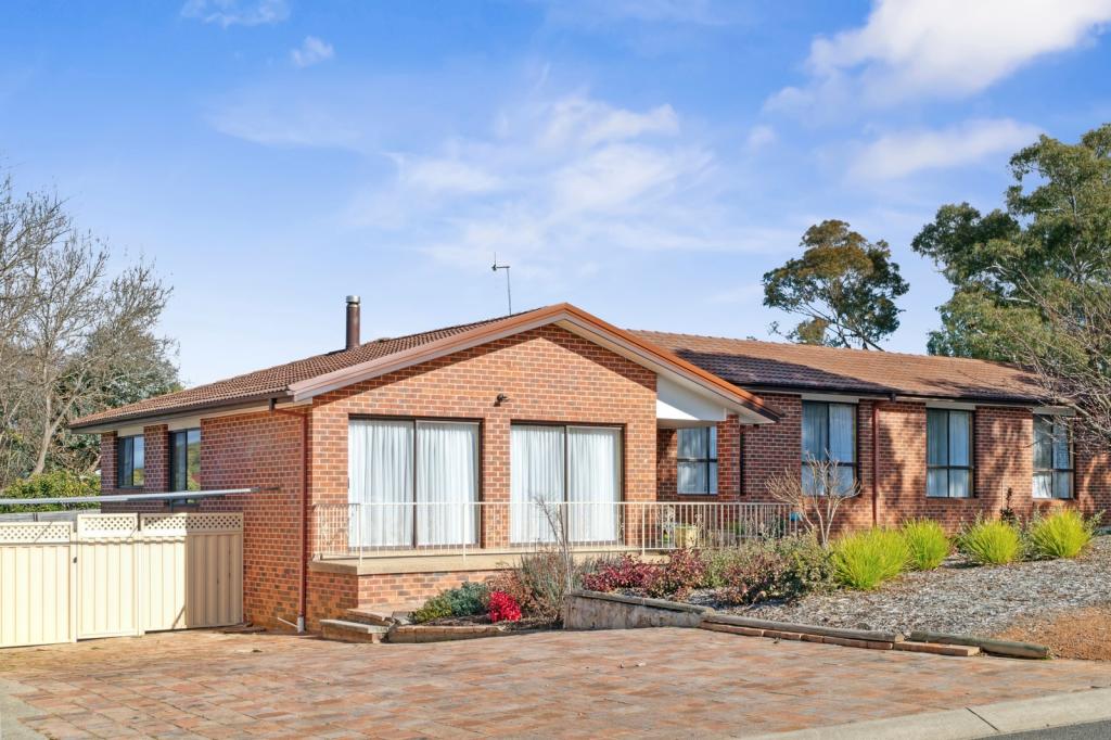 48 Cossington Smith Cres, Lyneham, ACT 2602