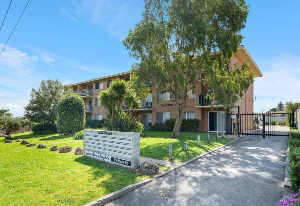 24/150 Healy Rd, Hamilton Hill, WA 6163