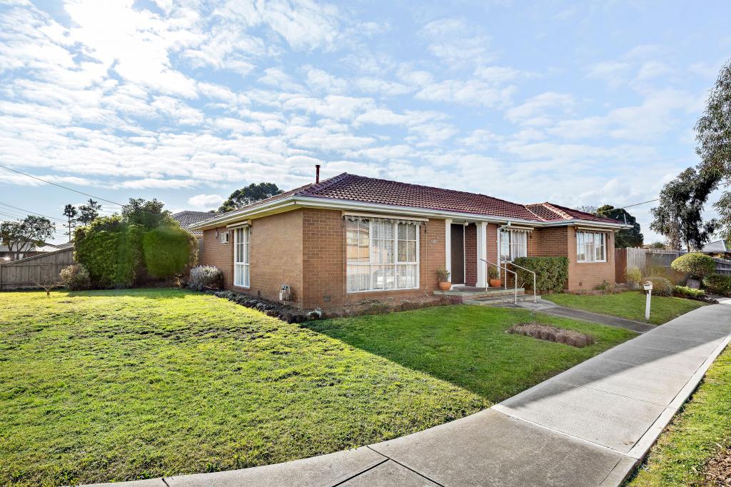 18 Barrington Cres, Gladstone Park, VIC 3043