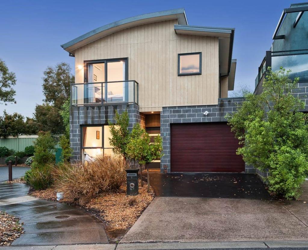 1 Sapphire Ct, Greensborough, VIC 3088