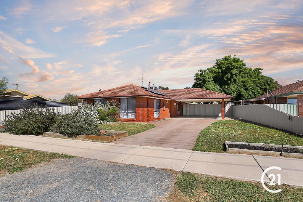 49 BOWEN ST, ECHUCA, VIC 3564