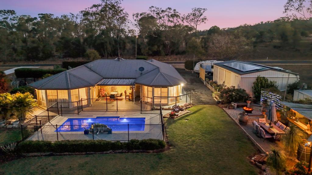 110 Peters Rd, Meringandan West, QLD 4352