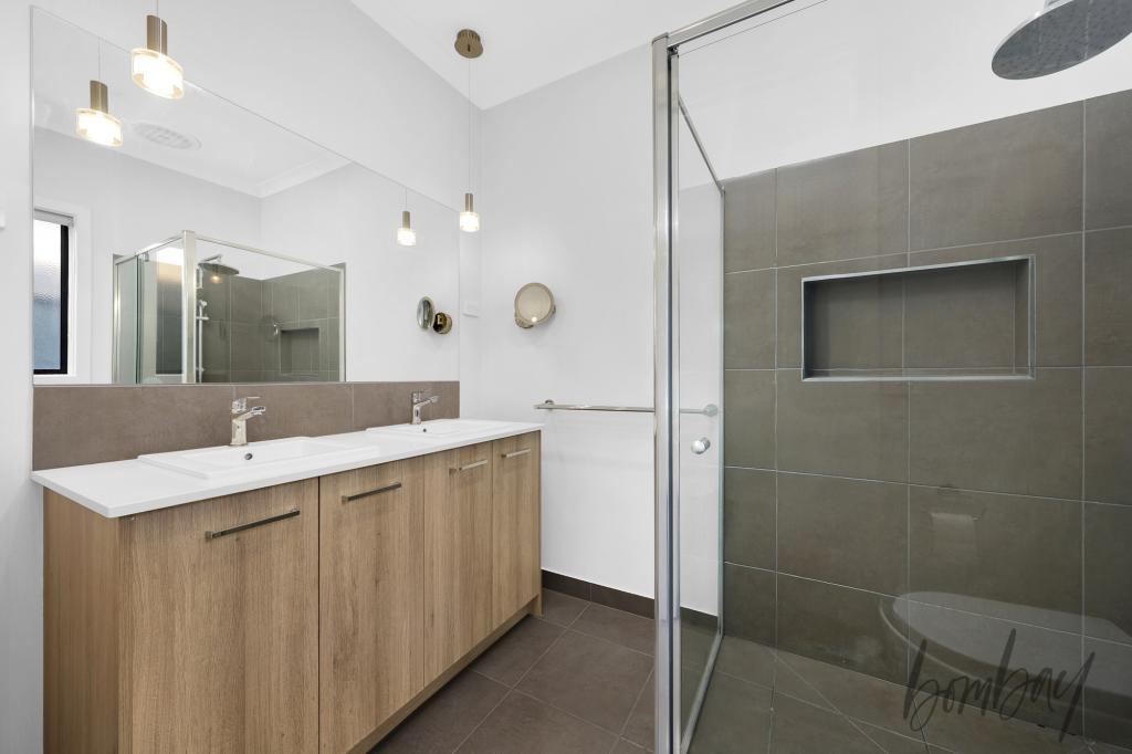 142 Fairways Bvd, Craigieburn, VIC 3064