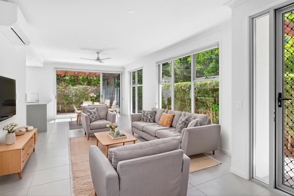 23/1 Waters Cl, Hope Island, QLD 4212