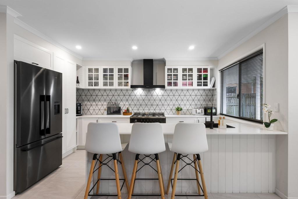 36 Grevillea St, Everton Hills, QLD 4053