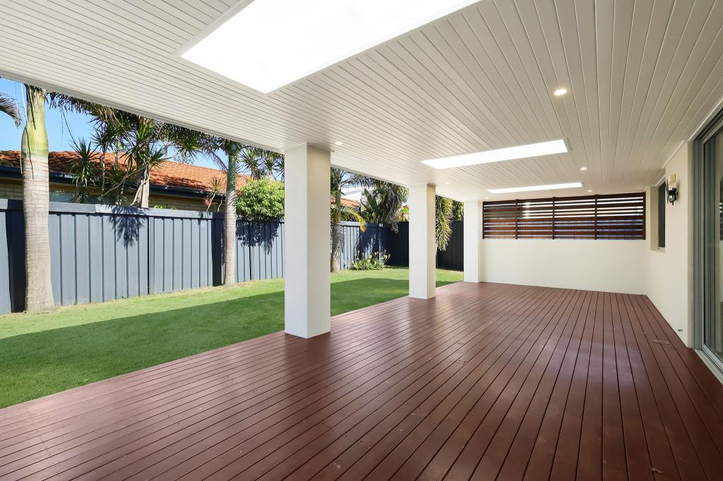 2/4 Craft Ct, Miami, QLD 4220