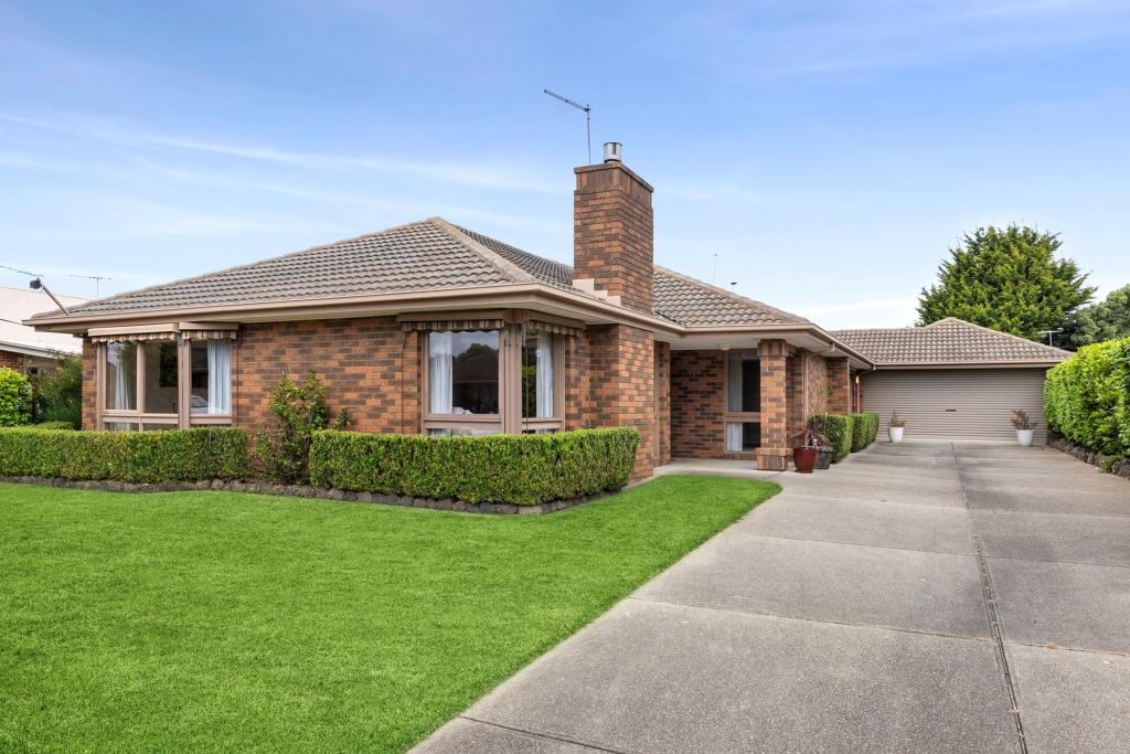4 Murray Cl, Frankston, VIC 3199