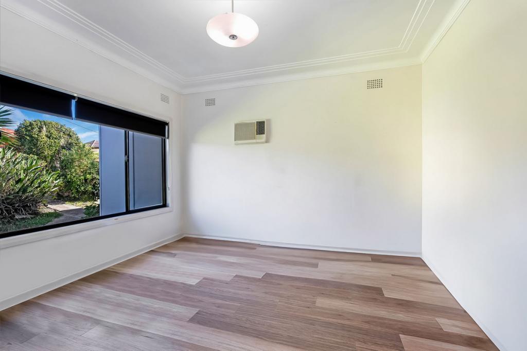 26 Bay Rd, The Entrance, NSW 2261