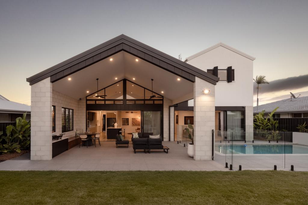 9 Denawen St, Palm Beach, QLD 4221