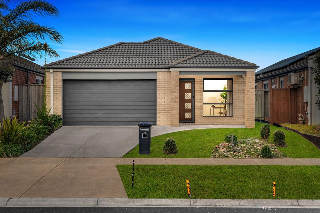 48 SILVERWATTLE DR, LYNDHURST, VIC 3975