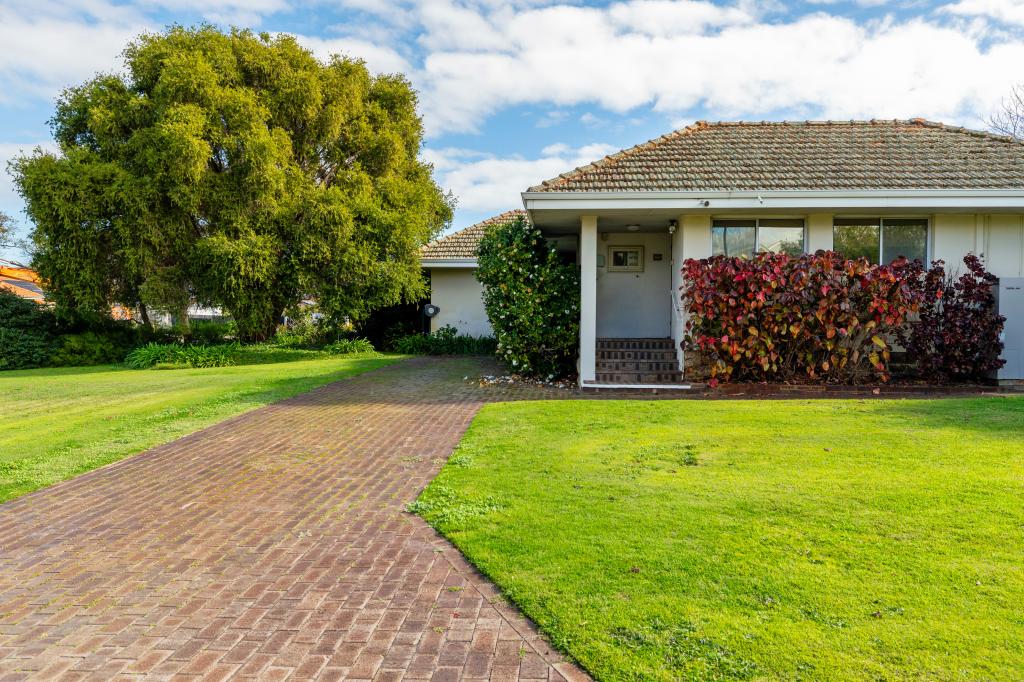 12 Unwin Cres, Salter Point, WA 6152