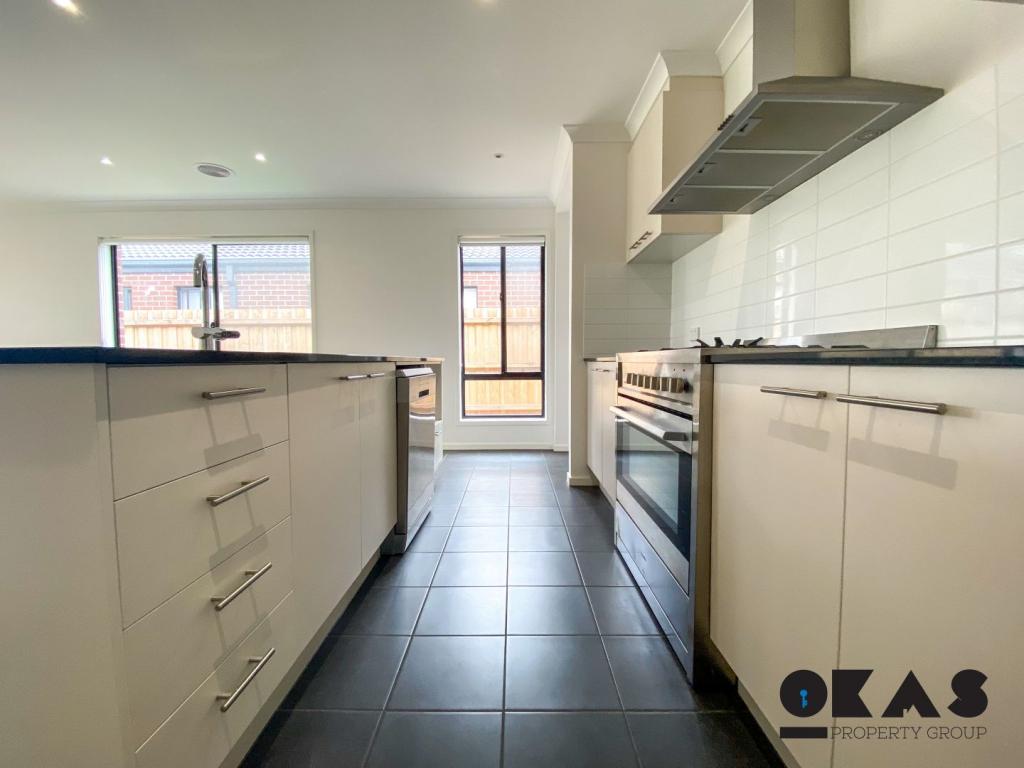 21 Bolton St, Melton South, VIC 3338