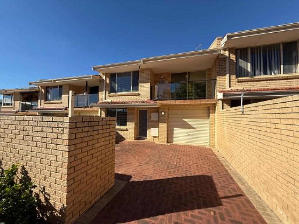 3/27 Samuel St, Rockingham, WA 6168