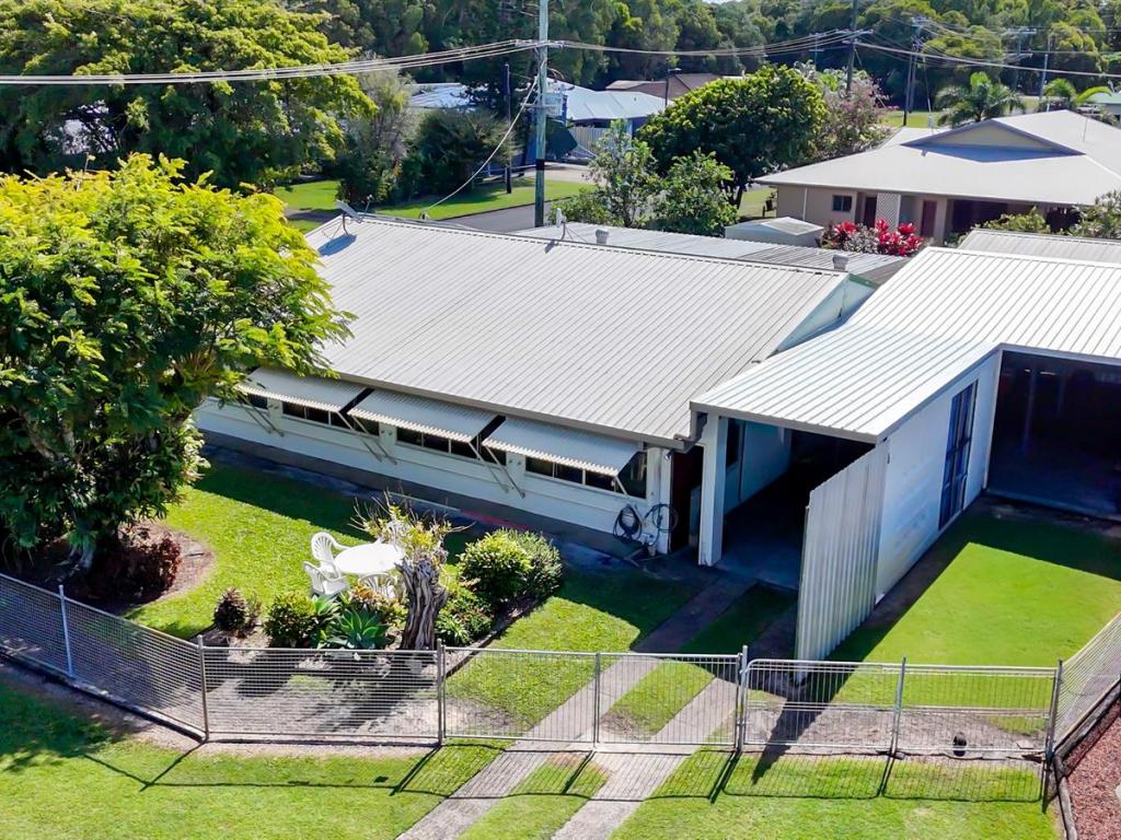 2 Finney Cl, Kurrimine Beach, QLD 4871
