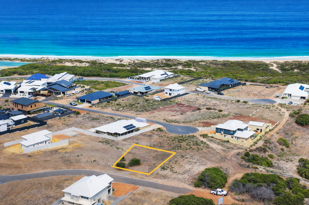 5 OCEANSIDE BVD, DONGARA, WA 6525
