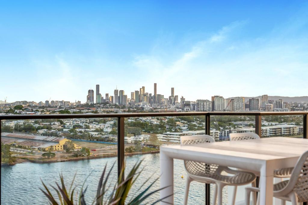 21110/37D HARBOUR RD, HAMILTON, QLD 4007