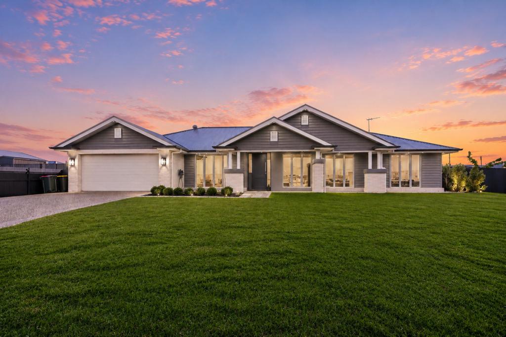 11 SOUTH SPRING WAY, NIKENBAH, QLD 4655