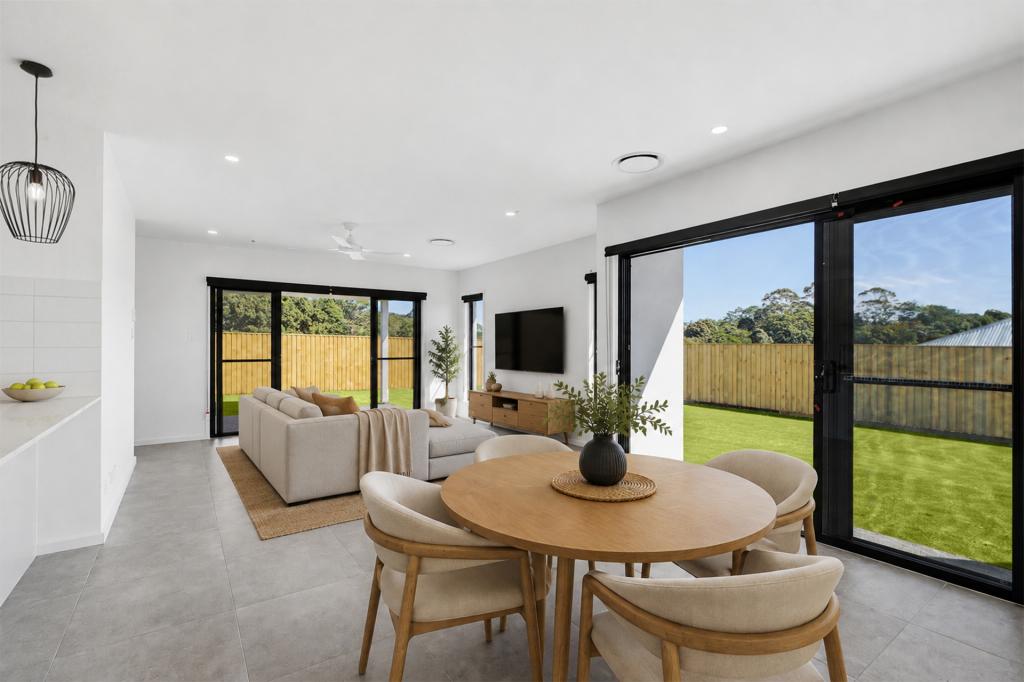 13 HOPPER ST, MALENY, QLD 4552