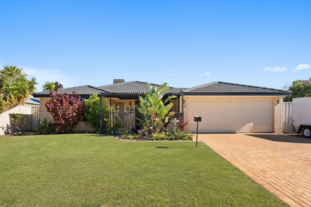 27 Mornington Bvd, Waikiki, WA 6169