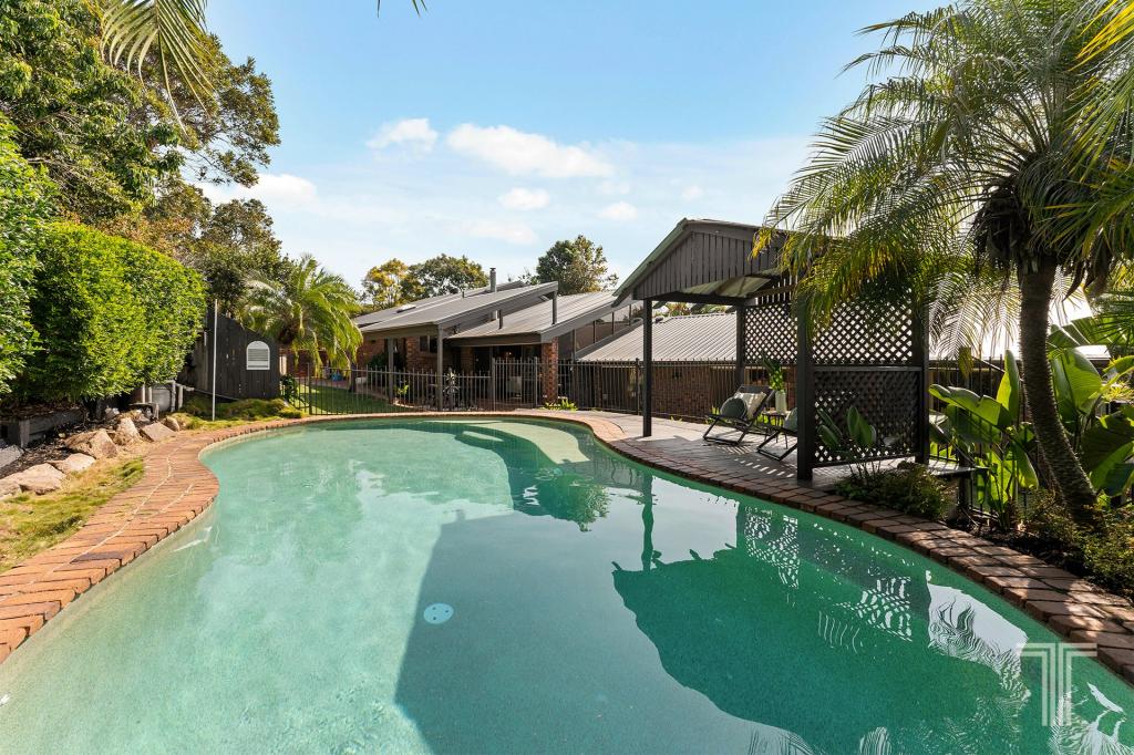 18 Banwell Cres, Carindale, QLD 4152