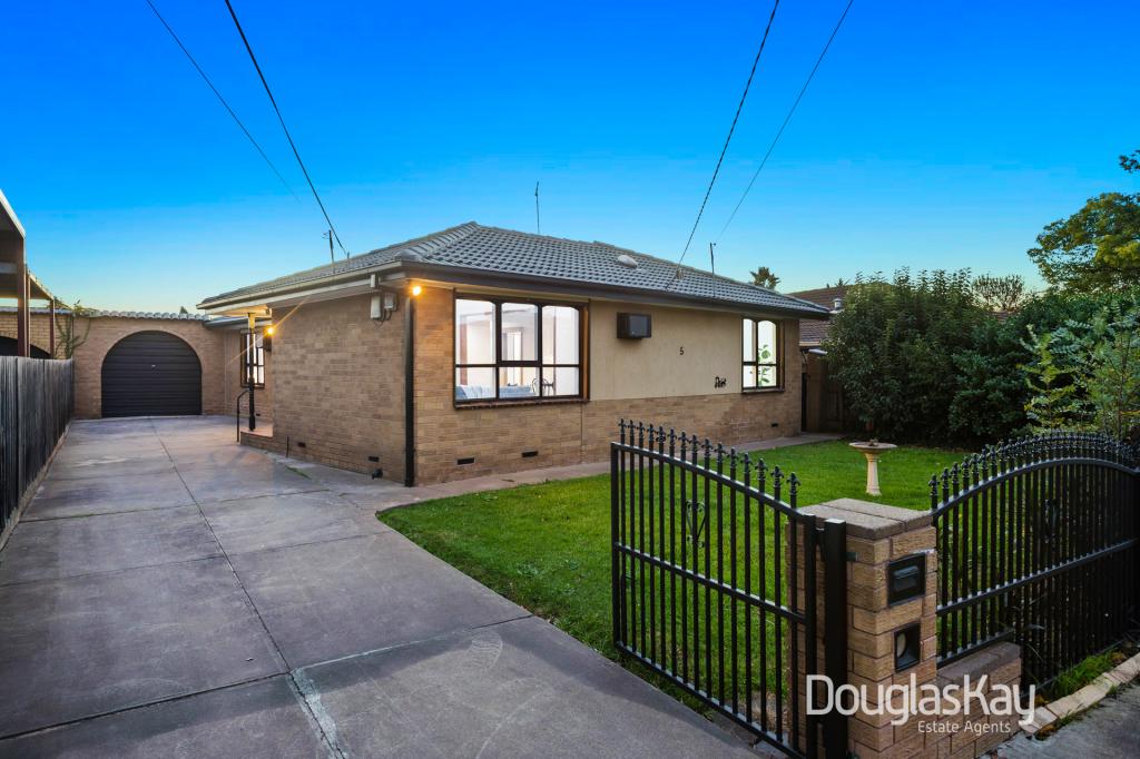 5 Roussac Ct, Sunshine North, VIC 3020