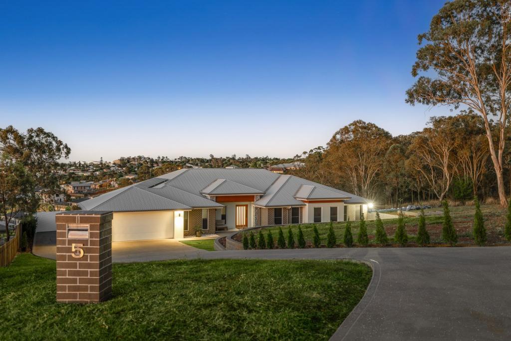 5 SURINAM CT, DARLING HEIGHTS, QLD 4350