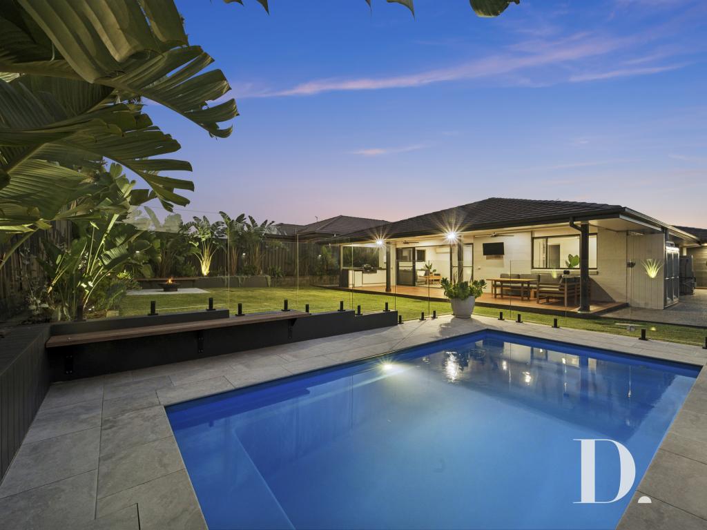 3 Humpback Cres, Safety Beach, NSW 2456