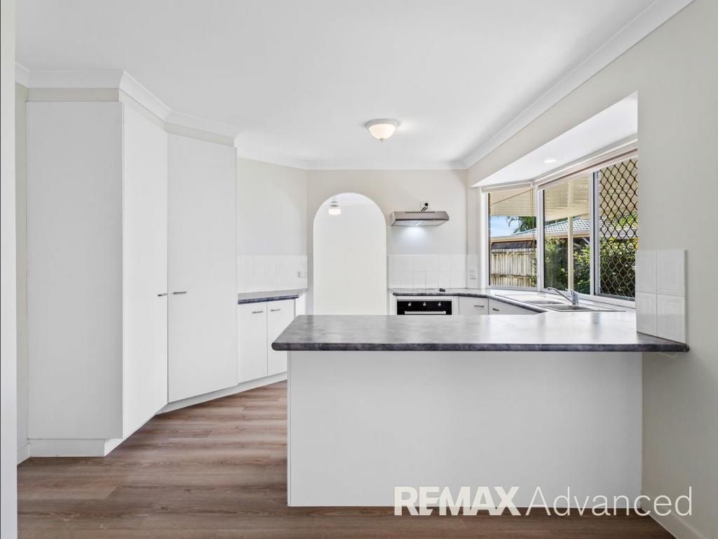 3-5 Salmon Pl, Sandstone Point, QLD 4511