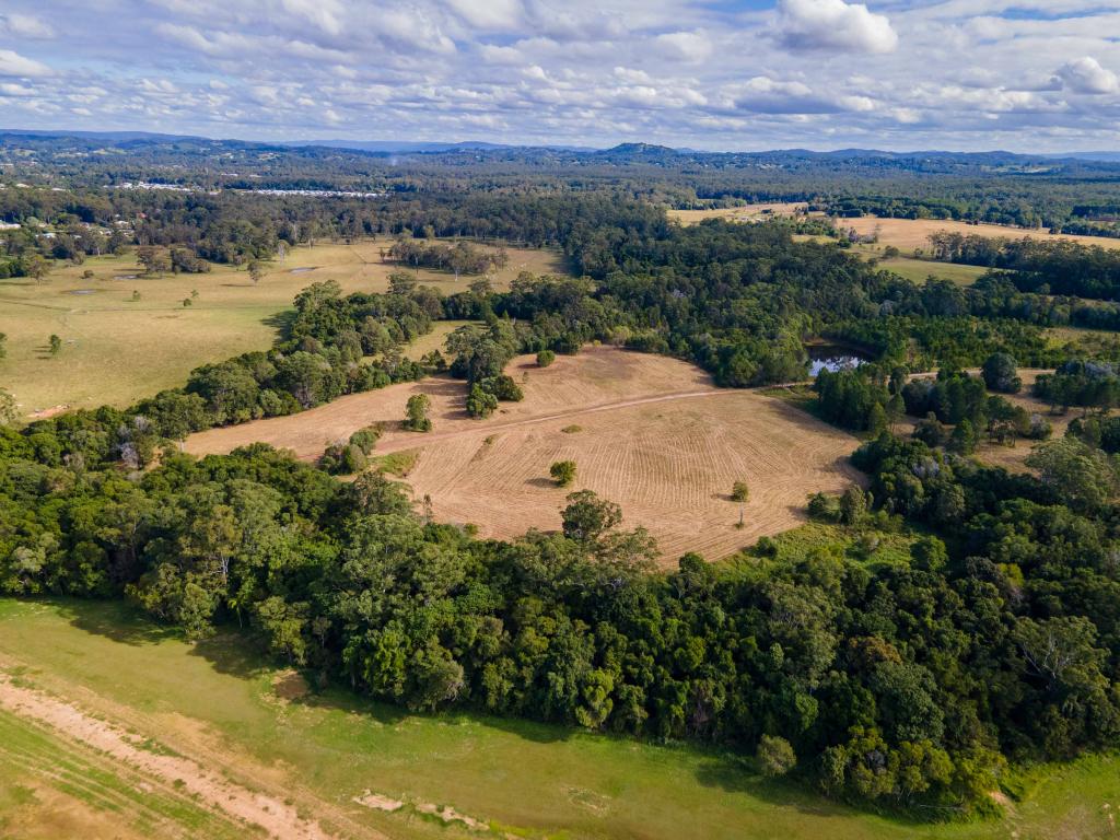 300 Kennedys Rd, Lake Macdonald, QLD 4563
