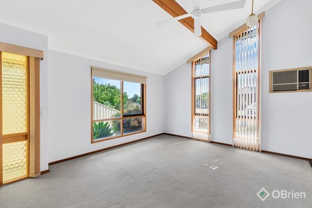 1/34 Nangiloc Cres, Werribee, VIC 3030