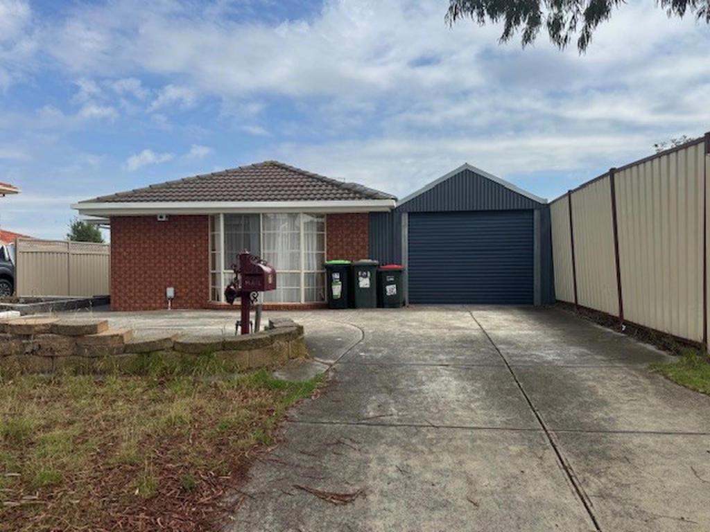 27 Bicentennial Cres, Meadow Heights, VIC 3048