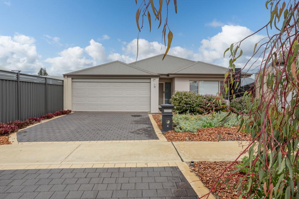 4 Flindell Way, Piara Waters, WA 6112