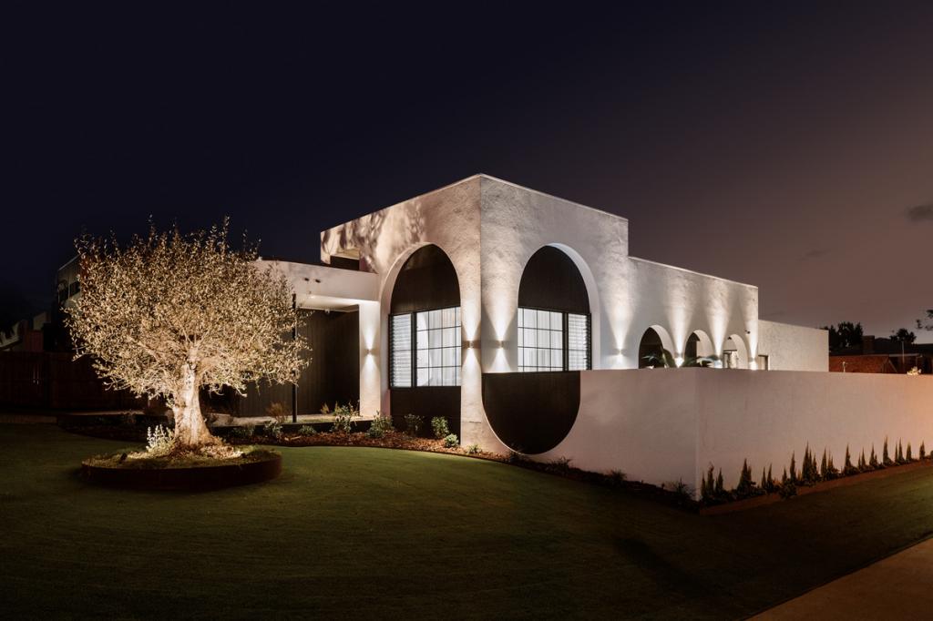 1 Moncrieff Cl, Middle Ridge, QLD 4350