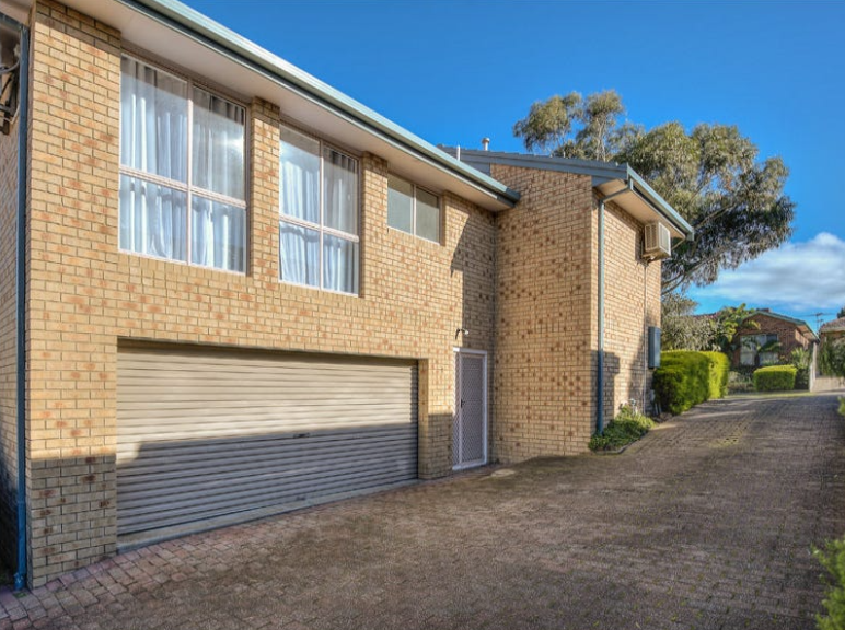 1/2 Romeo Ct, Mill Park, VIC 3082