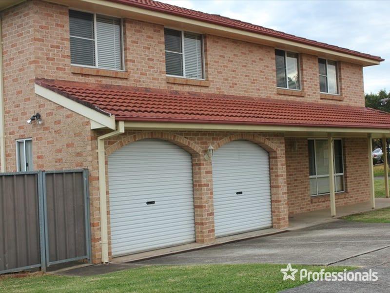 2 TUNCURRY ST, BOSSLEY PARK, NSW 2176