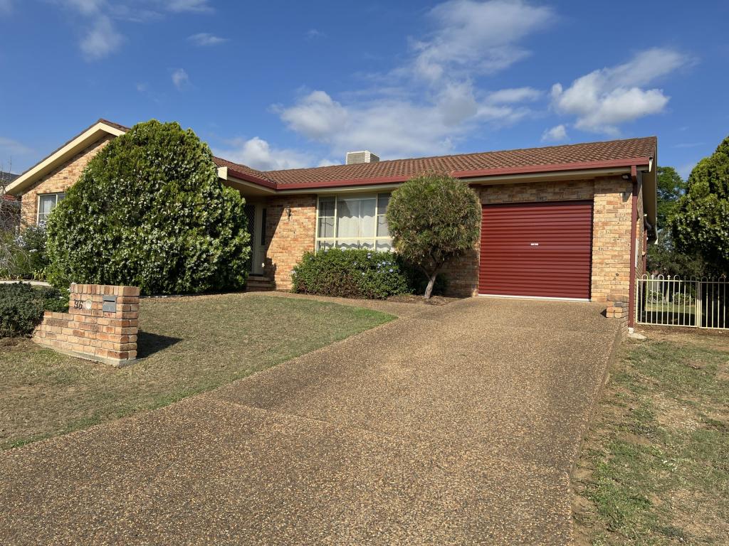 96 Edward St, Hillvue, NSW 2340