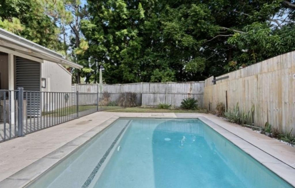 6 Nalya Ct, Mermaid Waters, QLD 4218
