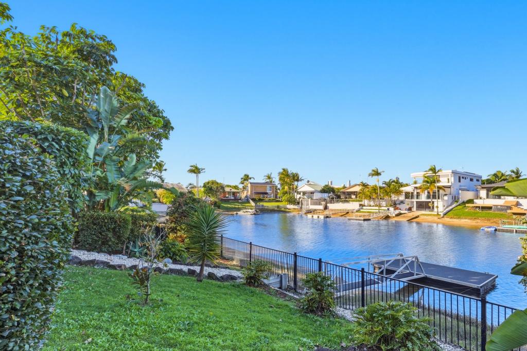 11 Caithness Ct, Bundall, QLD 4217