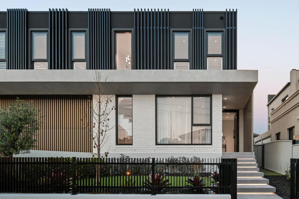 25 Narelle Cres, Greenacre, NSW 2190