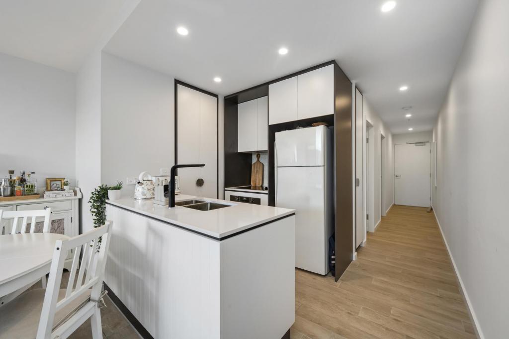 206/2 Terry Connolly St, Coombs, ACT 2611