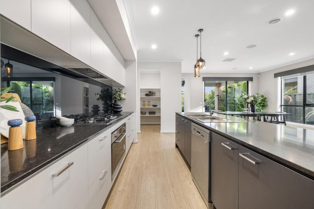 14 Karula Cct, Clyde, VIC 3978