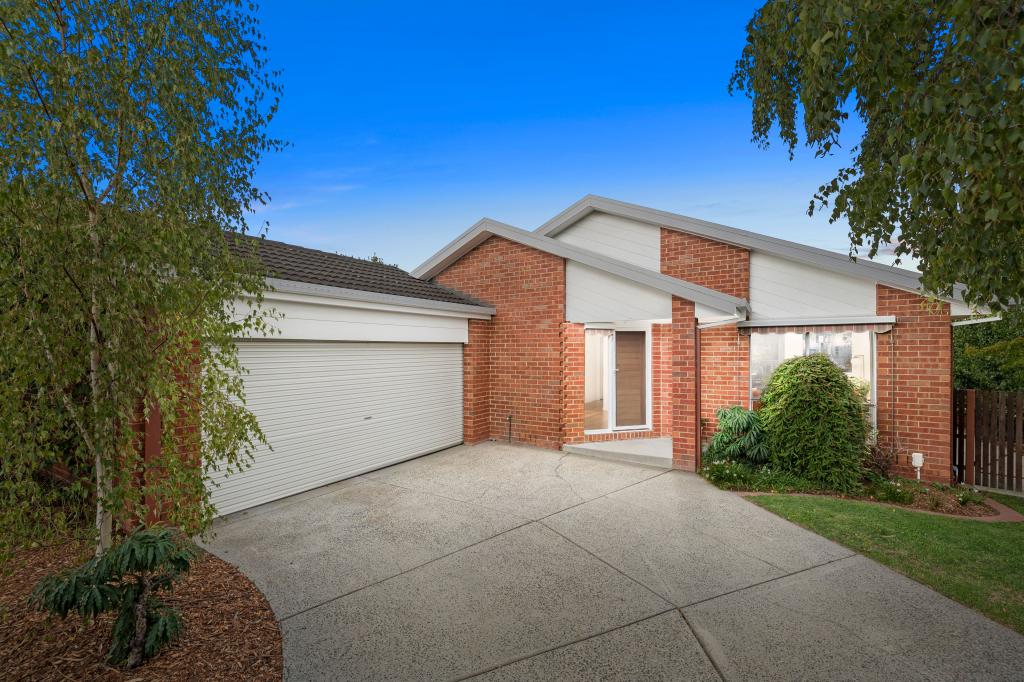 17 Woodside Dr, Rowville, VIC 3178