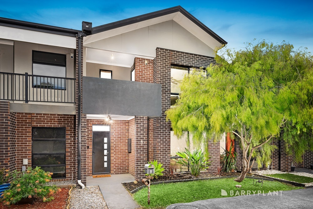 8 MALLARD MEWS, SOUTH MORANG, VIC 3752