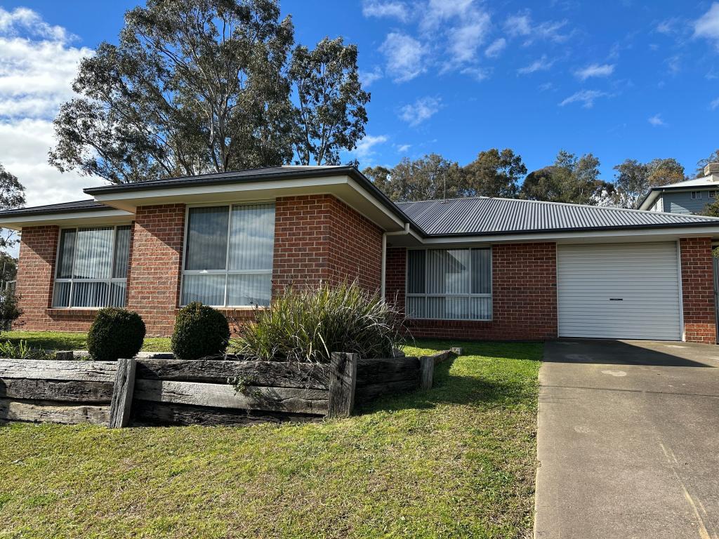 18 Booral Ave, Tumut, NSW 2720