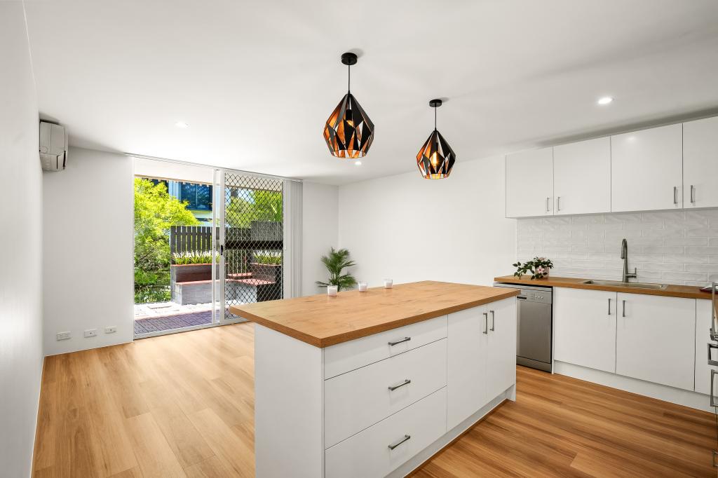 2/125 Clarence Rd, Indooroopilly, QLD 4068