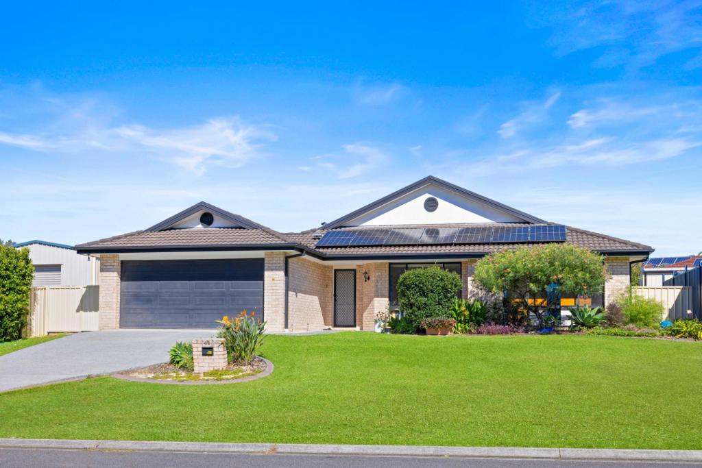 42 Abel Tasman Dr, Lake Cathie, NSW 2445