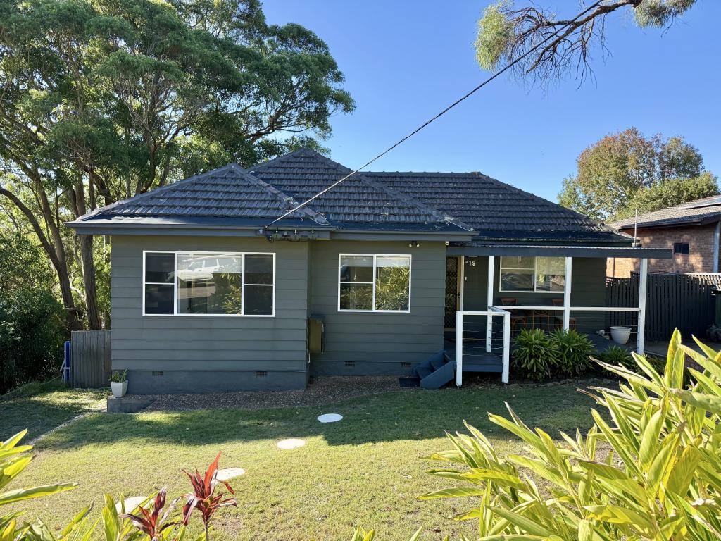 19 John St, Tingira Heights, NSW 2290
